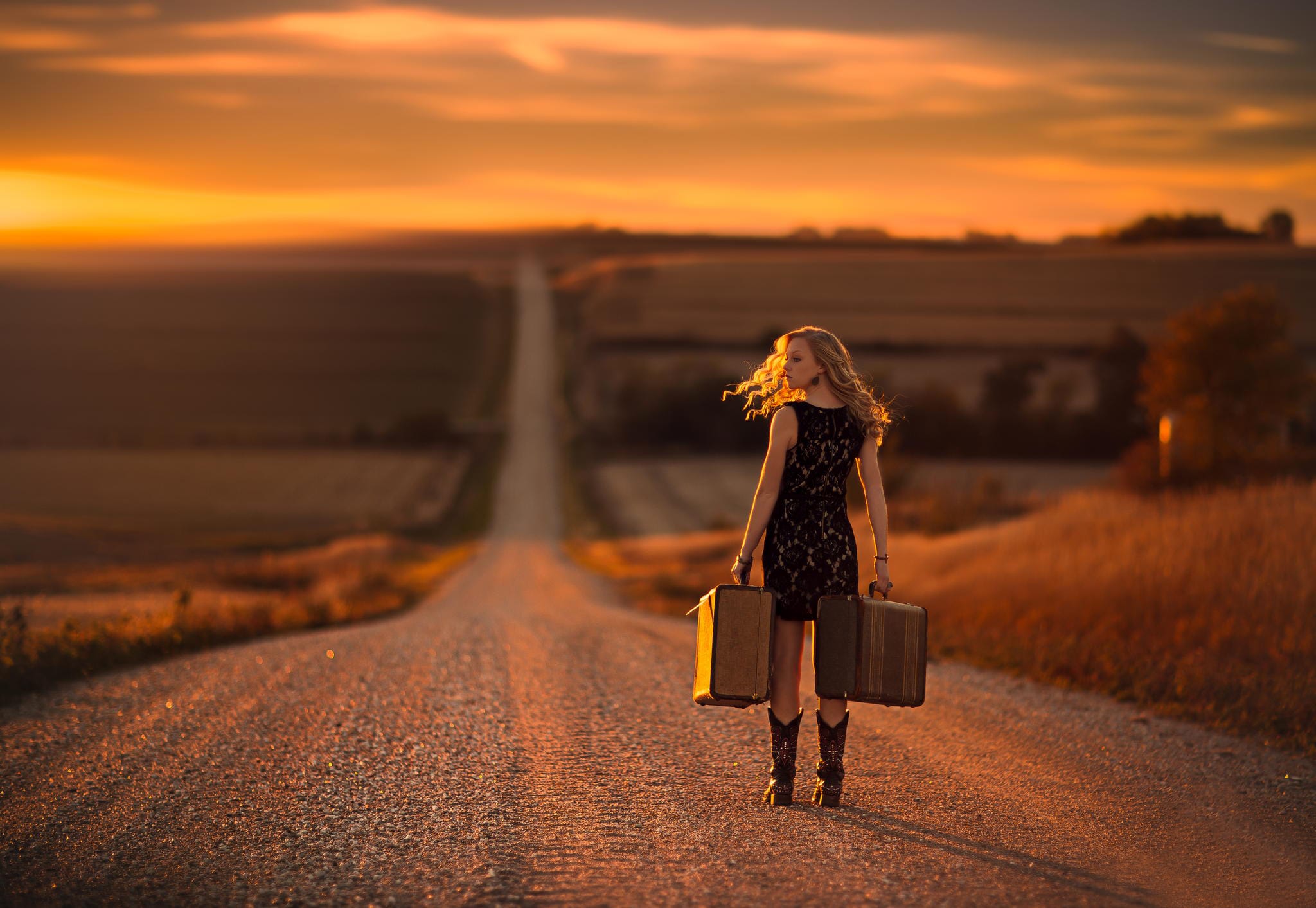 🌎 VIAJAR SOZINHO: A TERAPIA SELVAGEM QUE NINGUÉM TE CONTOU (E QUE VAI REVOLUCIONAR SUA VIDA)